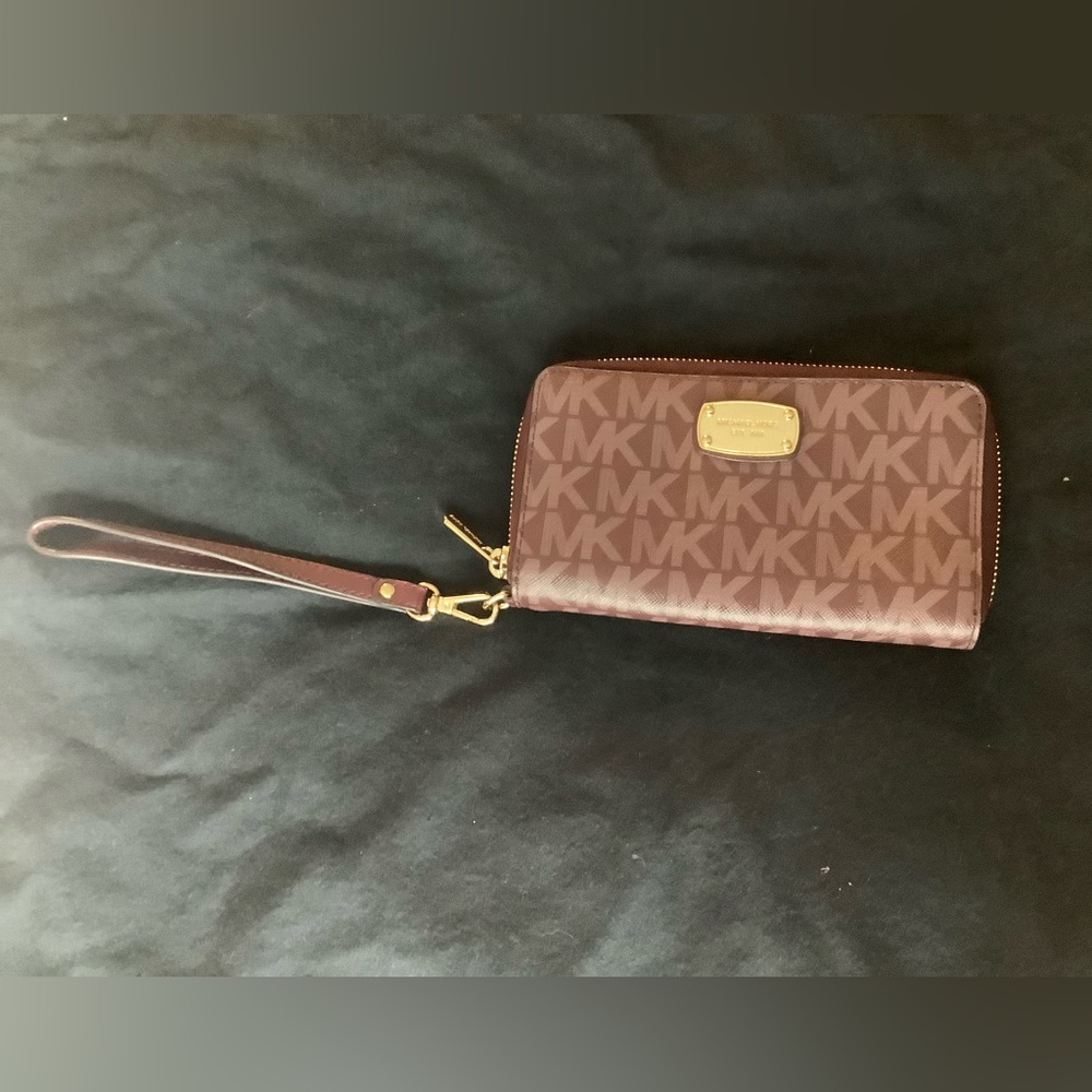 Michael Kors Wristlet Excellent Condition